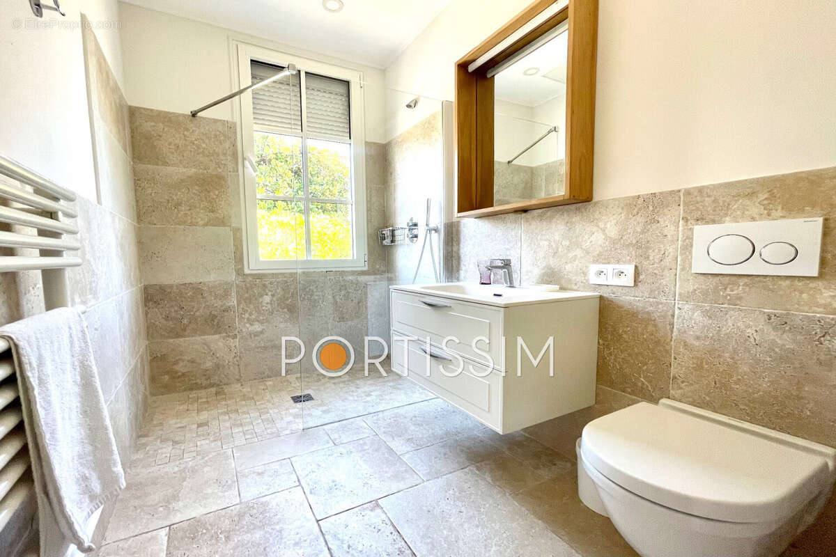 Maison à SAINT-LAURENT-DU-VAR