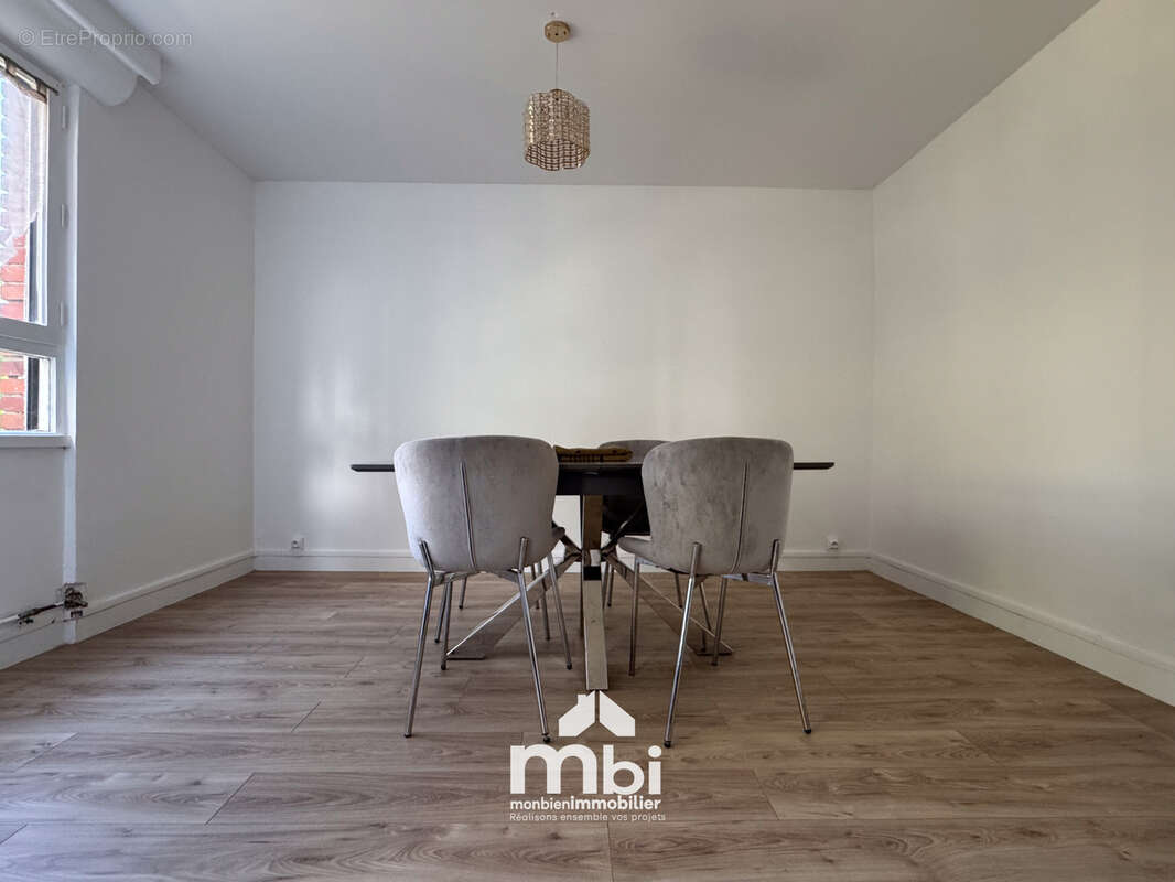 Appartement à SURVILLIERS