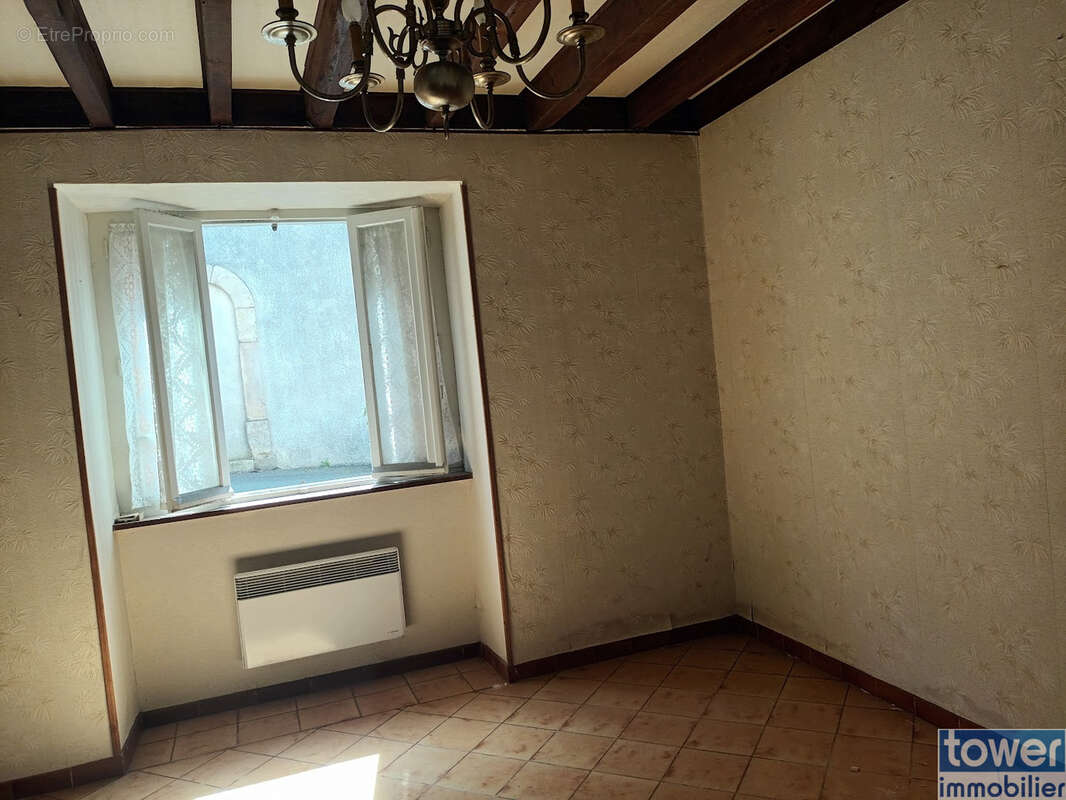 Maison à VILLARDONNEL