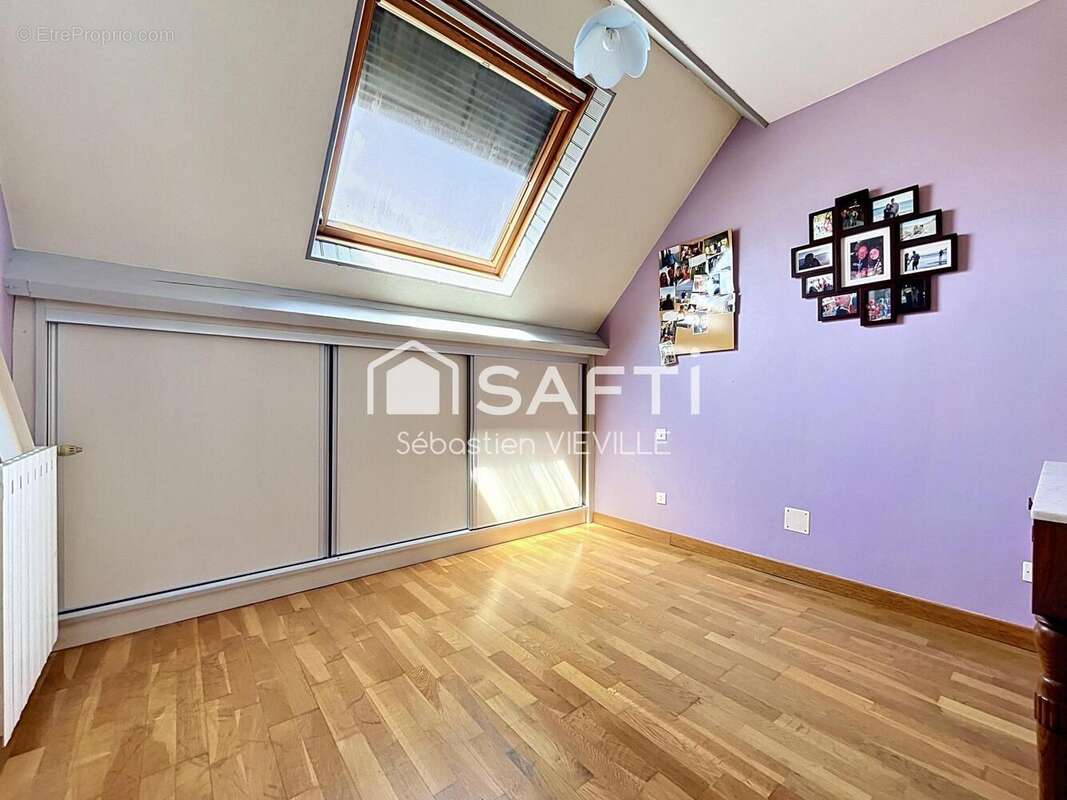 Maison 215 m² à Villers-Marmery  - photo 9