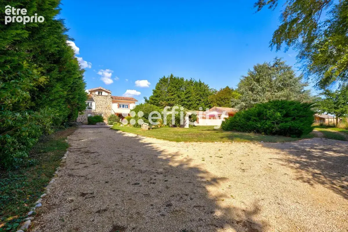 Maison 7 pièces 158 m² à vendre à Condrieu (69420) - photo 3