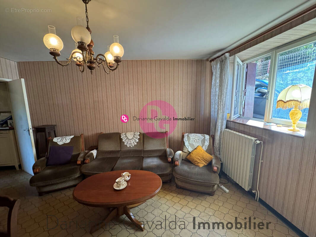 Maison à DECAZEVILLE