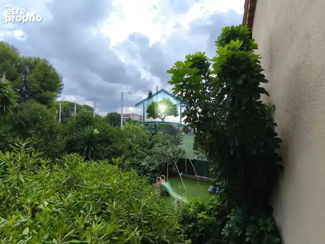 Toulon Ouest - Grande demeure divisée en deux appartements - photo 21