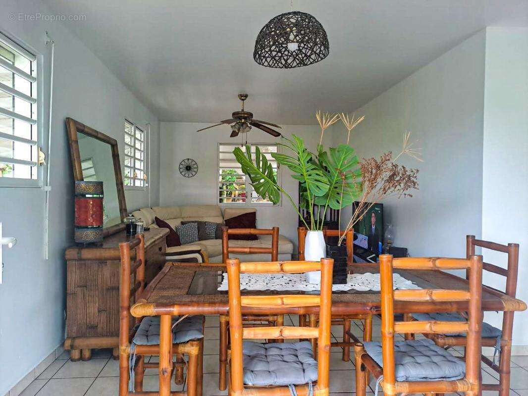 Maison à RIVIERE-SALEE