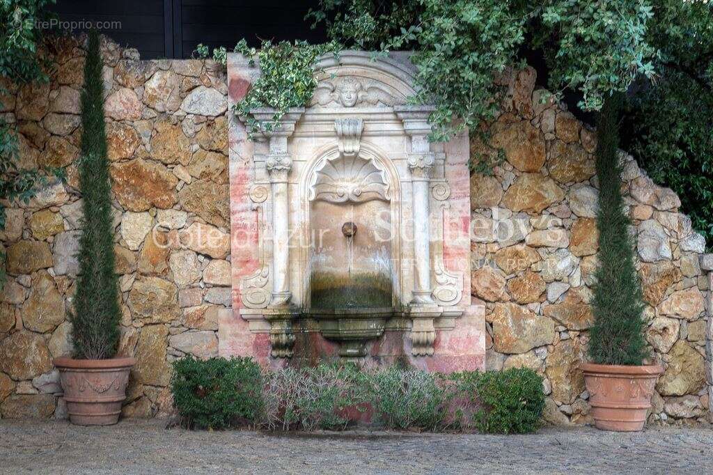 Maison à EZE