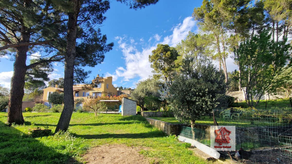 Maison à MORNAS