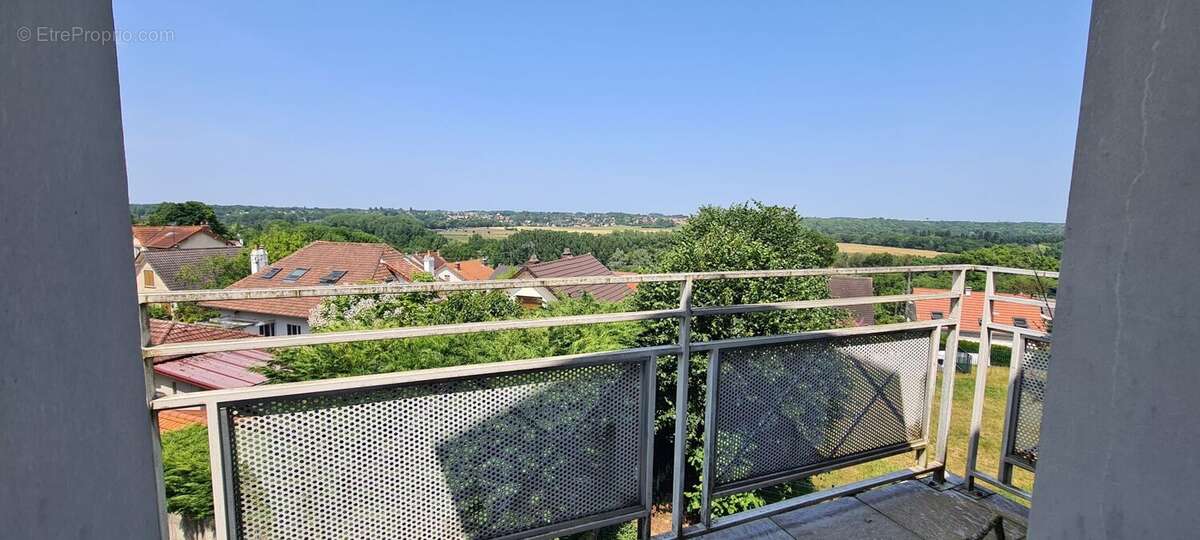 Appartement à COMBS-LA-VILLE