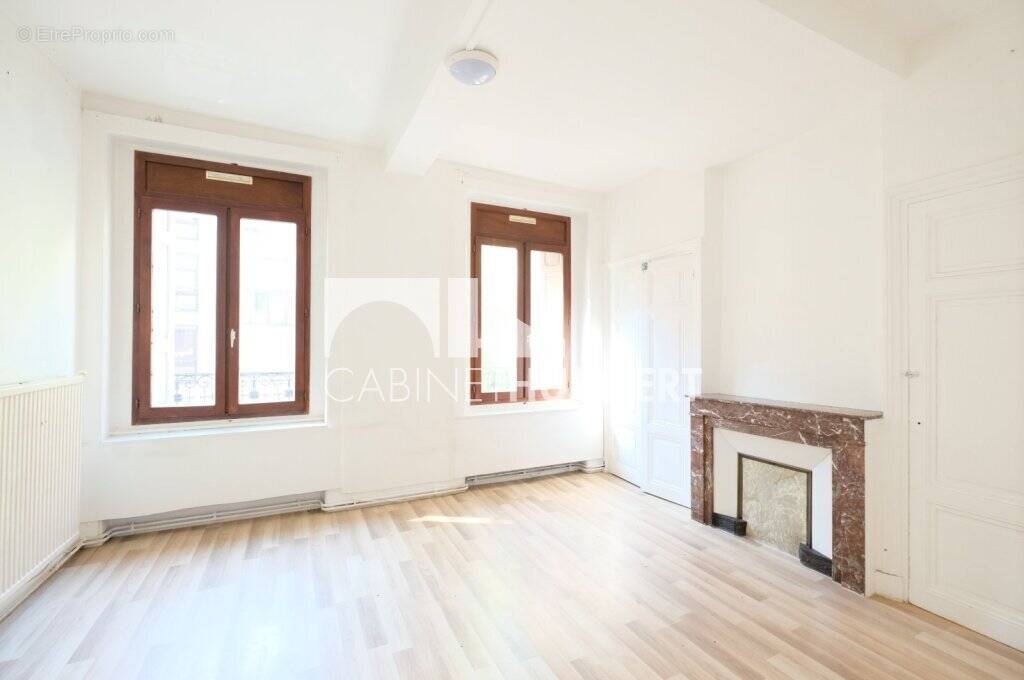 Appartement à SAINT-ETIENNE
