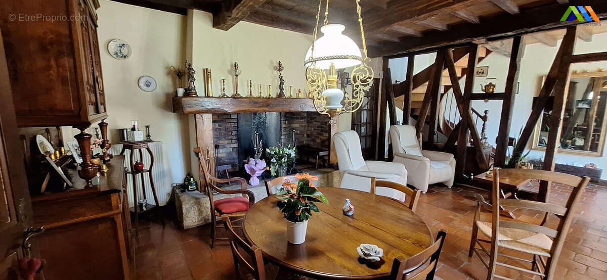 Maison 219 m² à Mirande  - photo 2