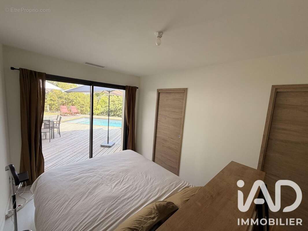 Maison 128 m² à Carignan-De-Bordeaux  - photo 8
