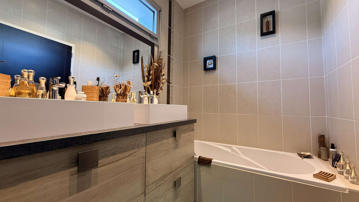 Maison à CARBON-BLANC