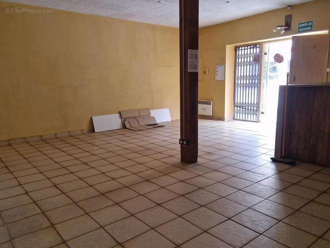 salle - Maison à LE BUGUE