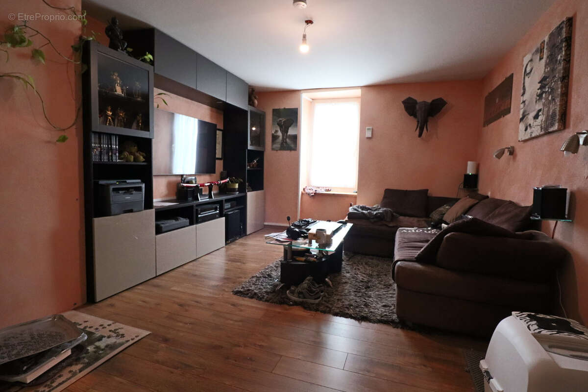 Maison à SAINT-SAUVES-D'AUVERGNE