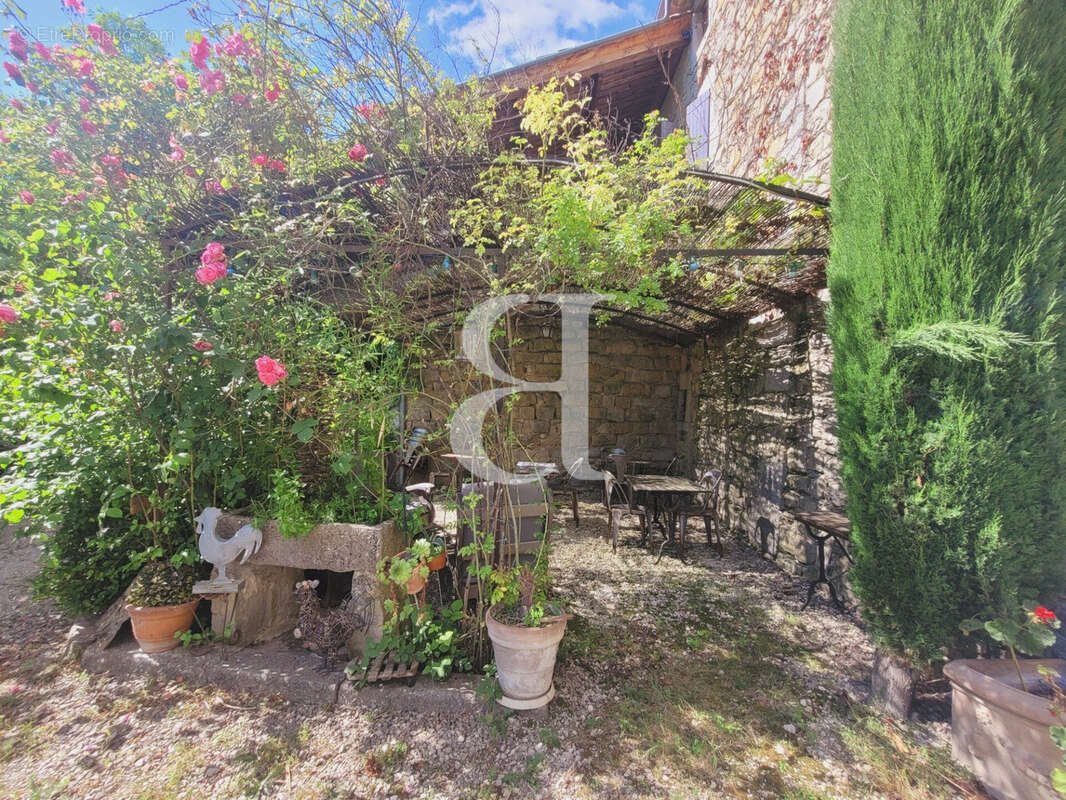 Maison à VILLENEUVE-DE-BERG