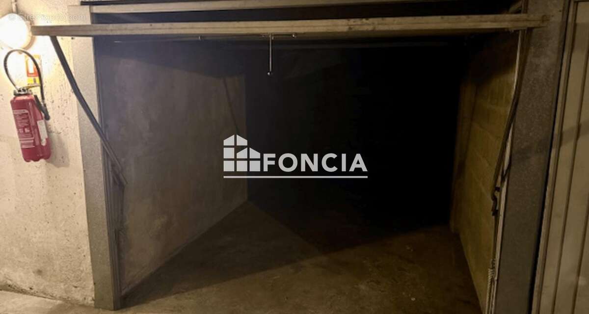 Parking à PARIS-15E