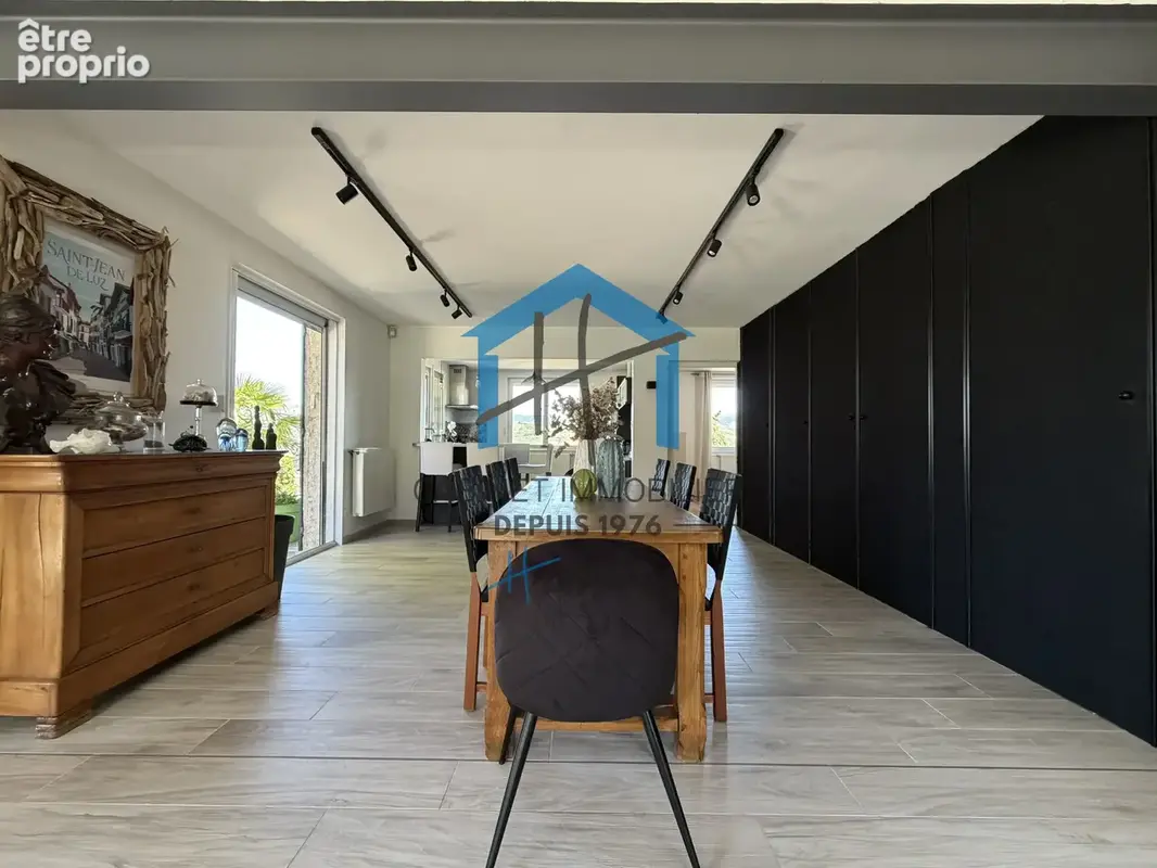 LORETTE   Maison familiale de 163 m2 avec piscine et sous-sol complet - photo 2