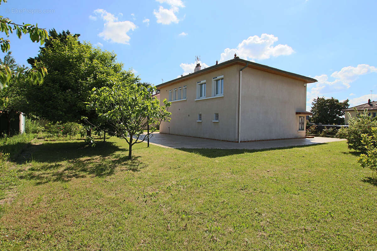 Maison à SAINT-BONNET-DE-MURE