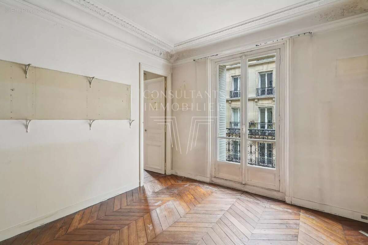 Appartement à PARIS-17E