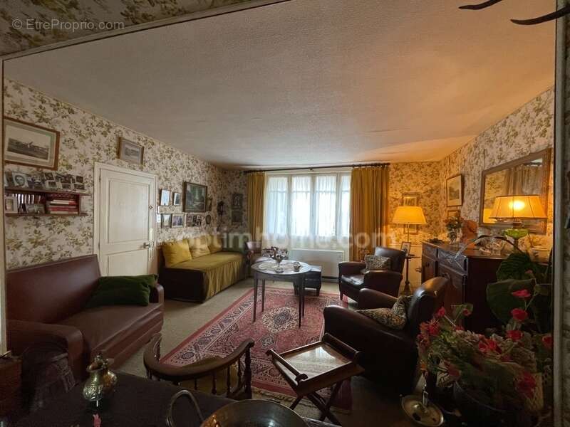 Maison à CHATEAUPONSAC