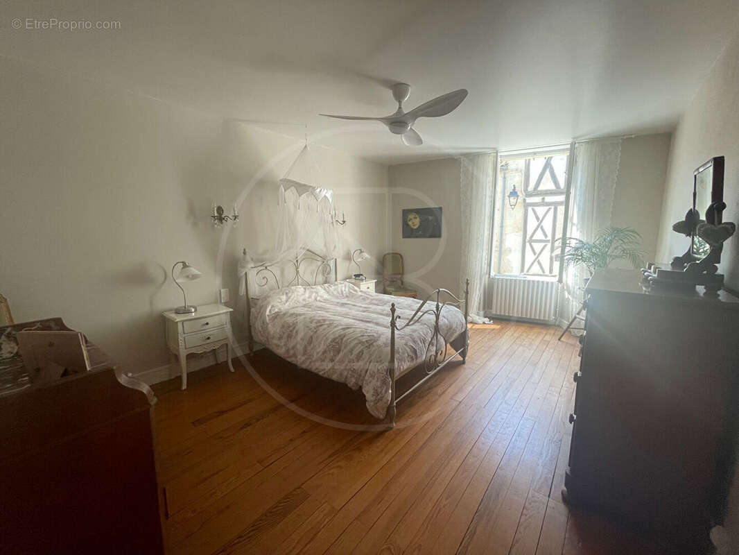 Elégante maison de ville de quatre chambres - photo 10
