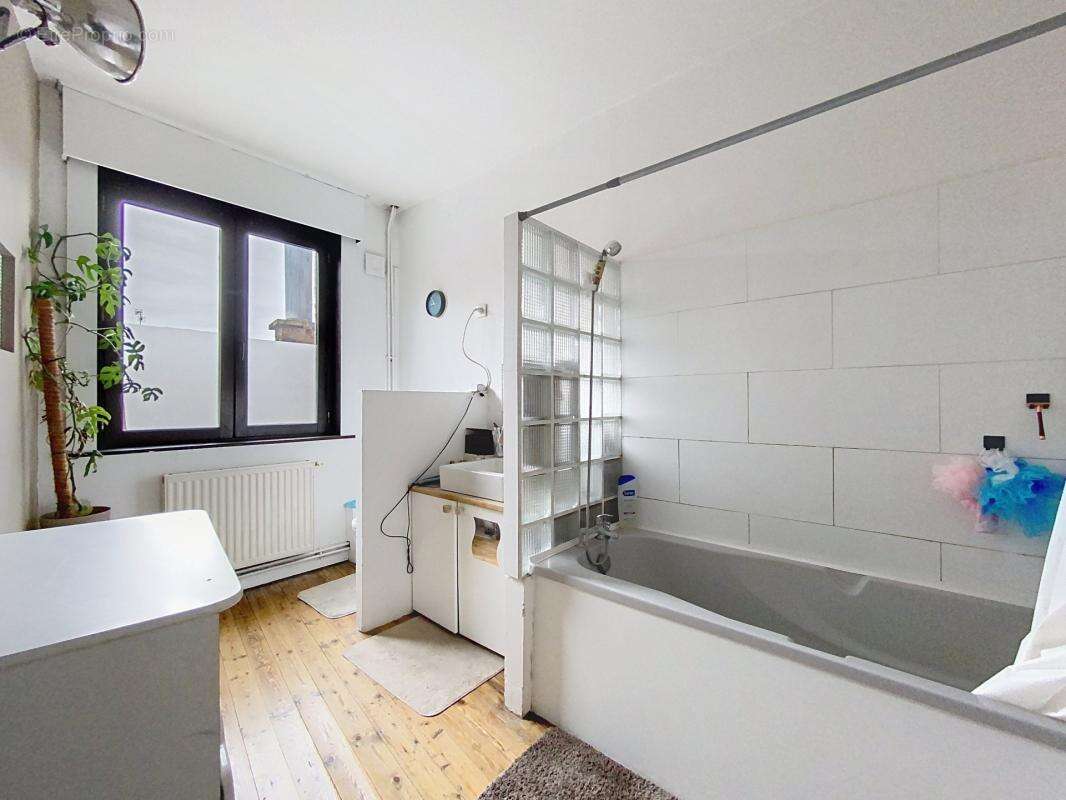 Maison à HOUPLINES