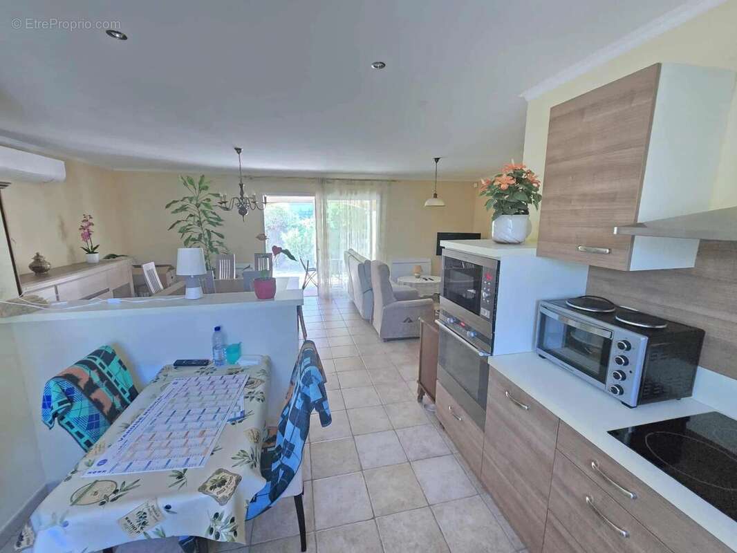 Maison à LE CANNET-DES-MAURES