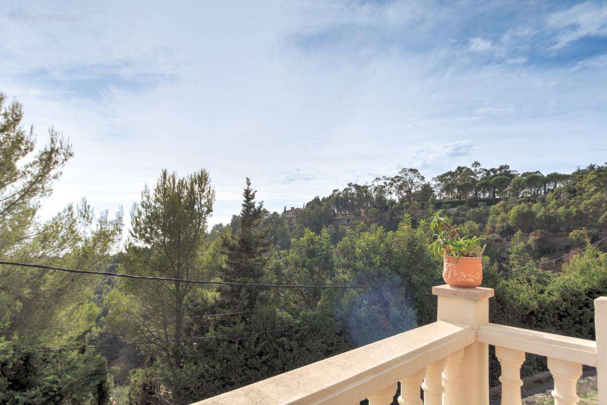 Appartement à EZE