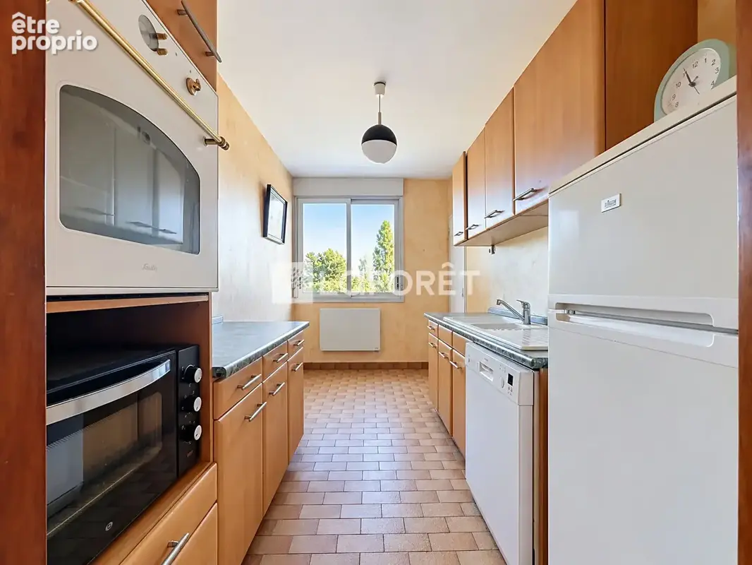 Grand t3 avec balcon traversant metro cuire - photo 4