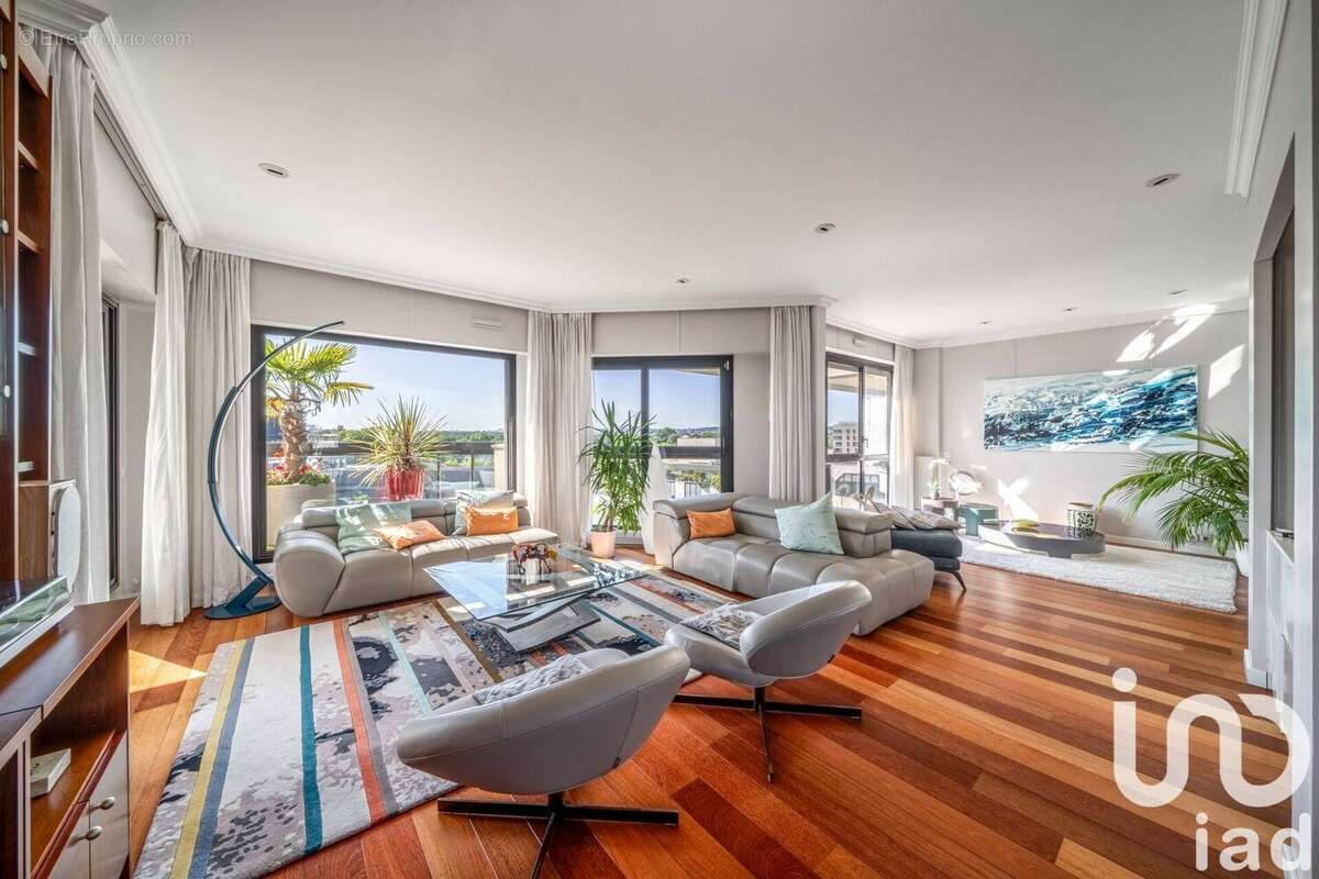 Photo 7 - Appartement à SURESNES