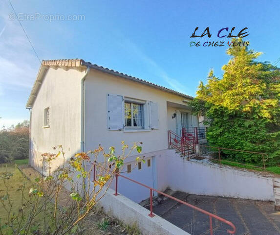 Maison à COULONGES-SUR-L&#039;AUTIZE