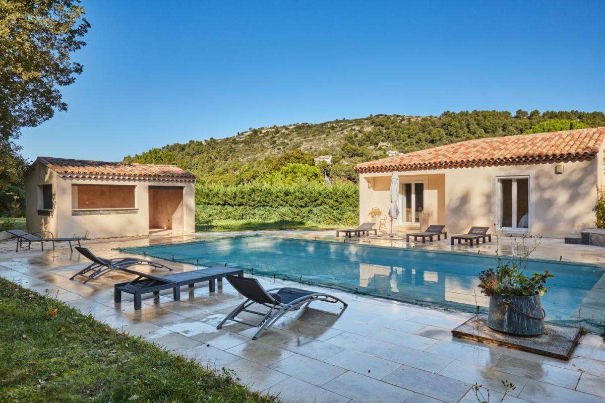 Maison à SIMIANE-COLLONGUE