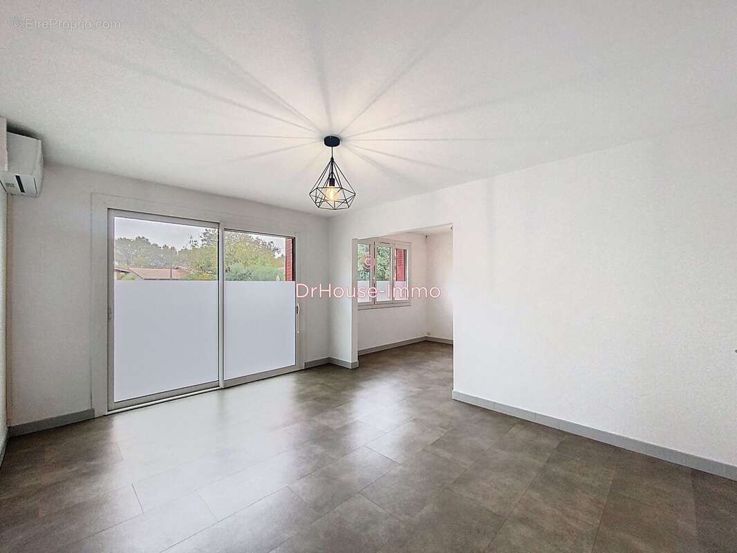 Maison à AMBARES-ET-LAGRAVE