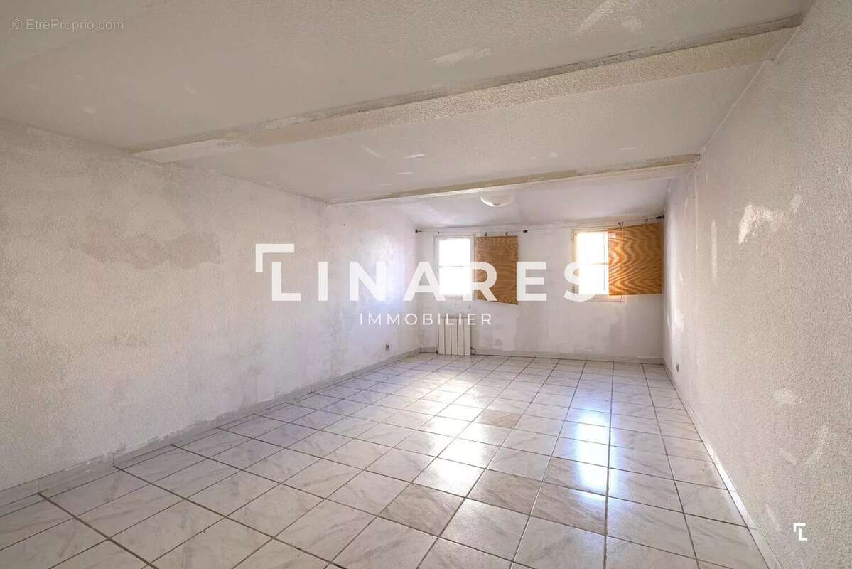 Appartement à MARSEILLE-2E
