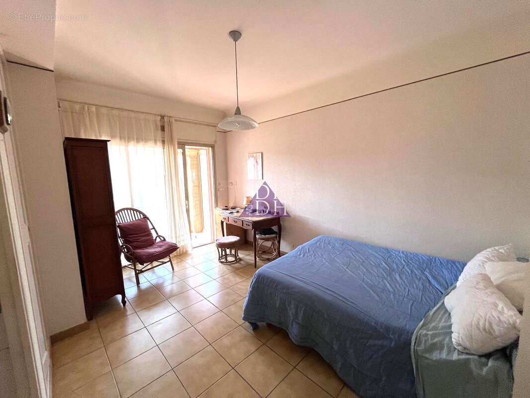 Maison familiale avec  vue mer de l'étage et à 7 minutes de la plage de l'Almanarre et de la gare - photo 7