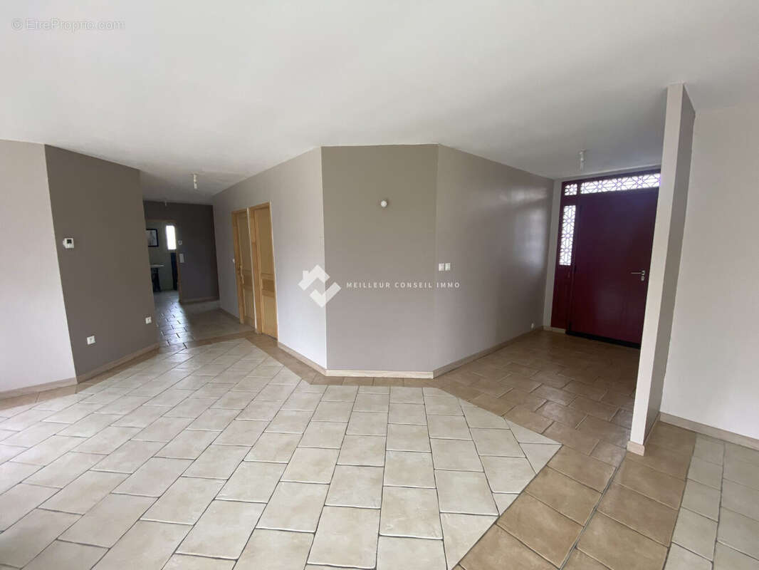Maison 145 m² à Sevres-Anxaumont  - photo 2