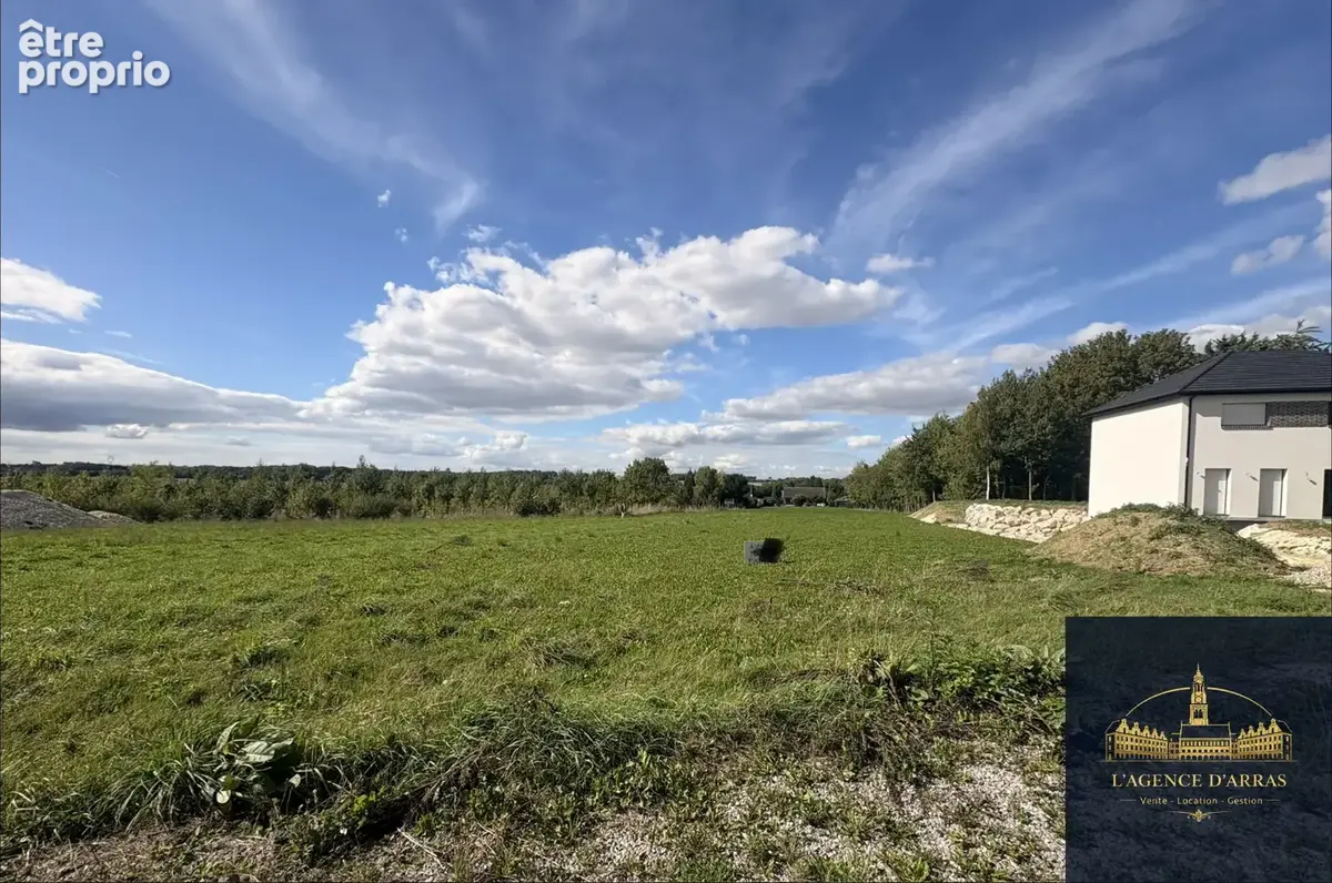 Terrain à LATTRE-SAINT-QUENTIN