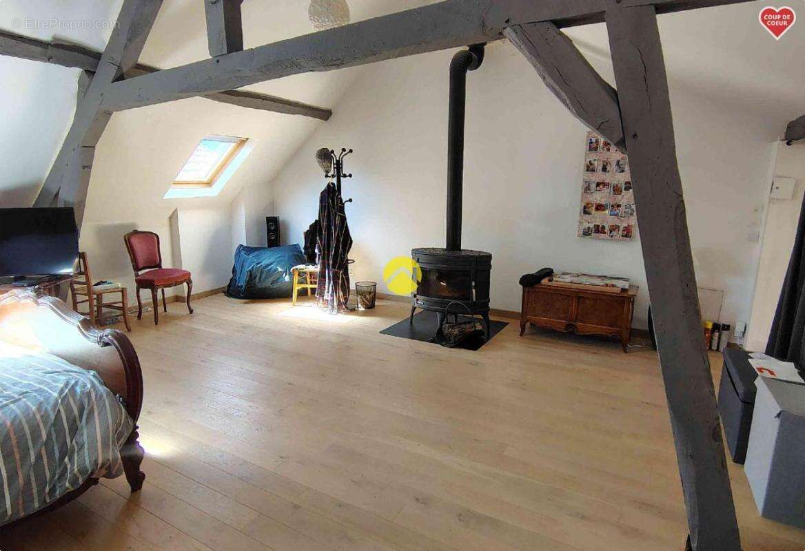 Maison à AUGY-SUR-AUBOIS