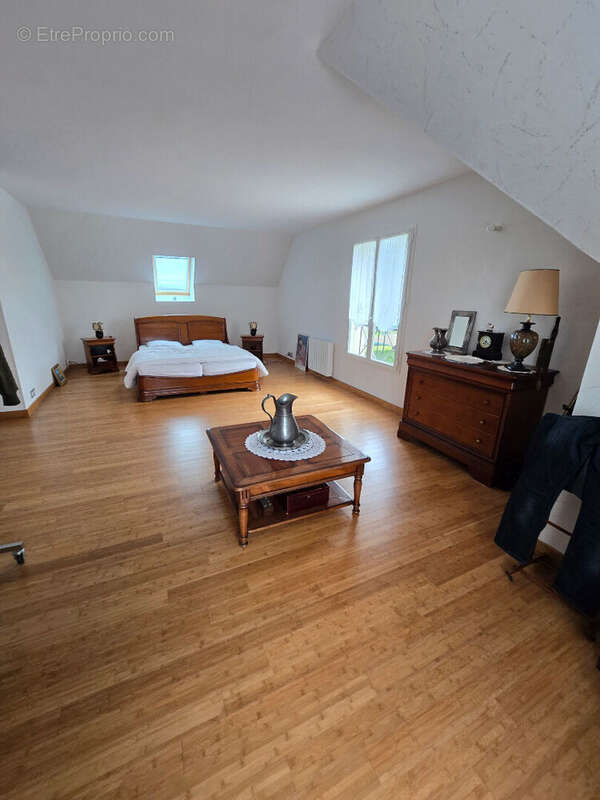 Maison à JOUY-LE-CHATEL