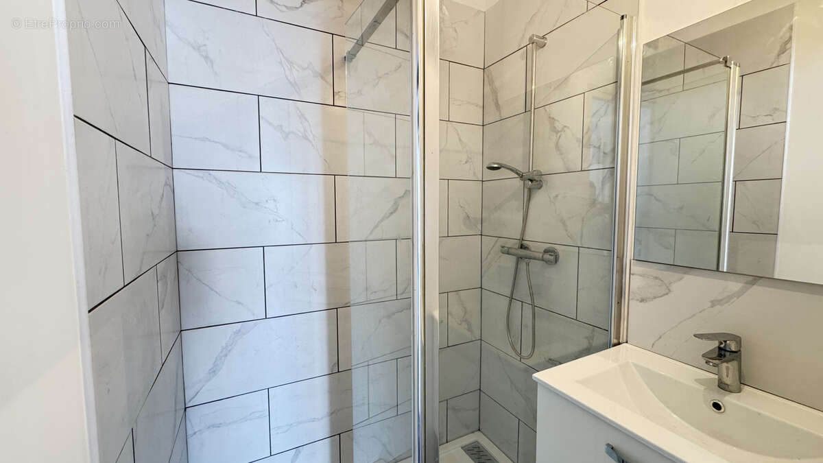 Maison à SAINT-LAURENT-DE-LA-SALANQUE