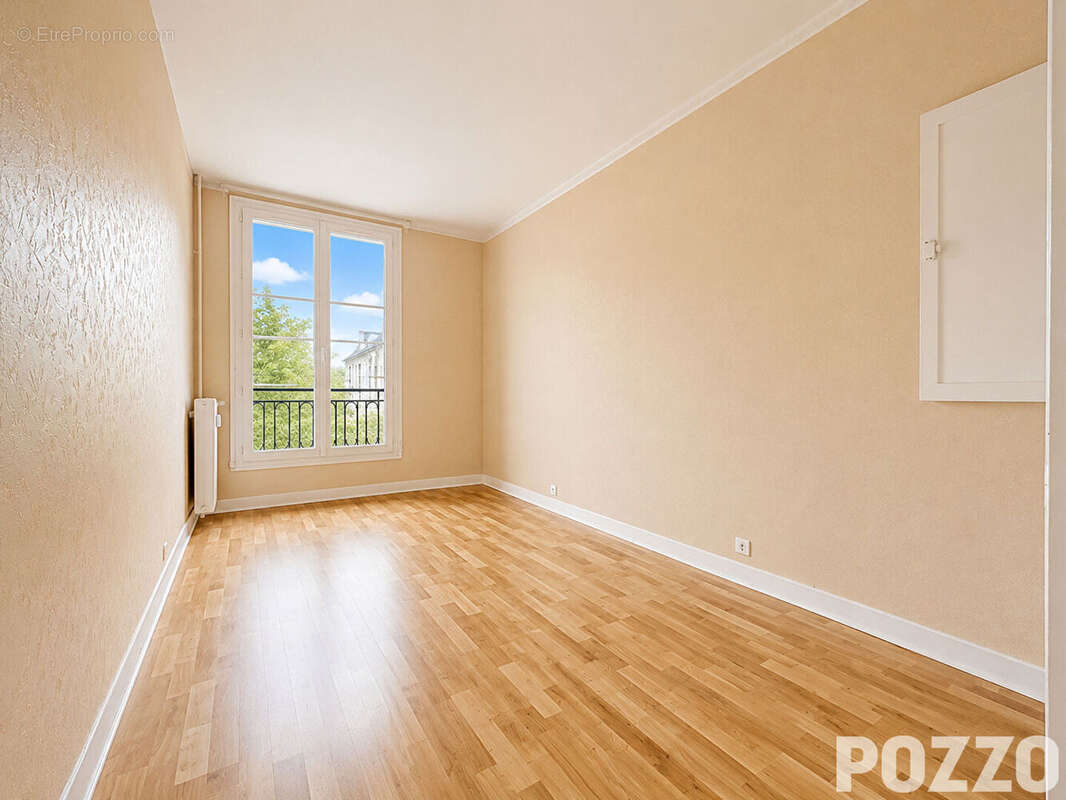 Appartement 3 pièces de 74 m² ? Rue Royale à Bayeux - photo 4