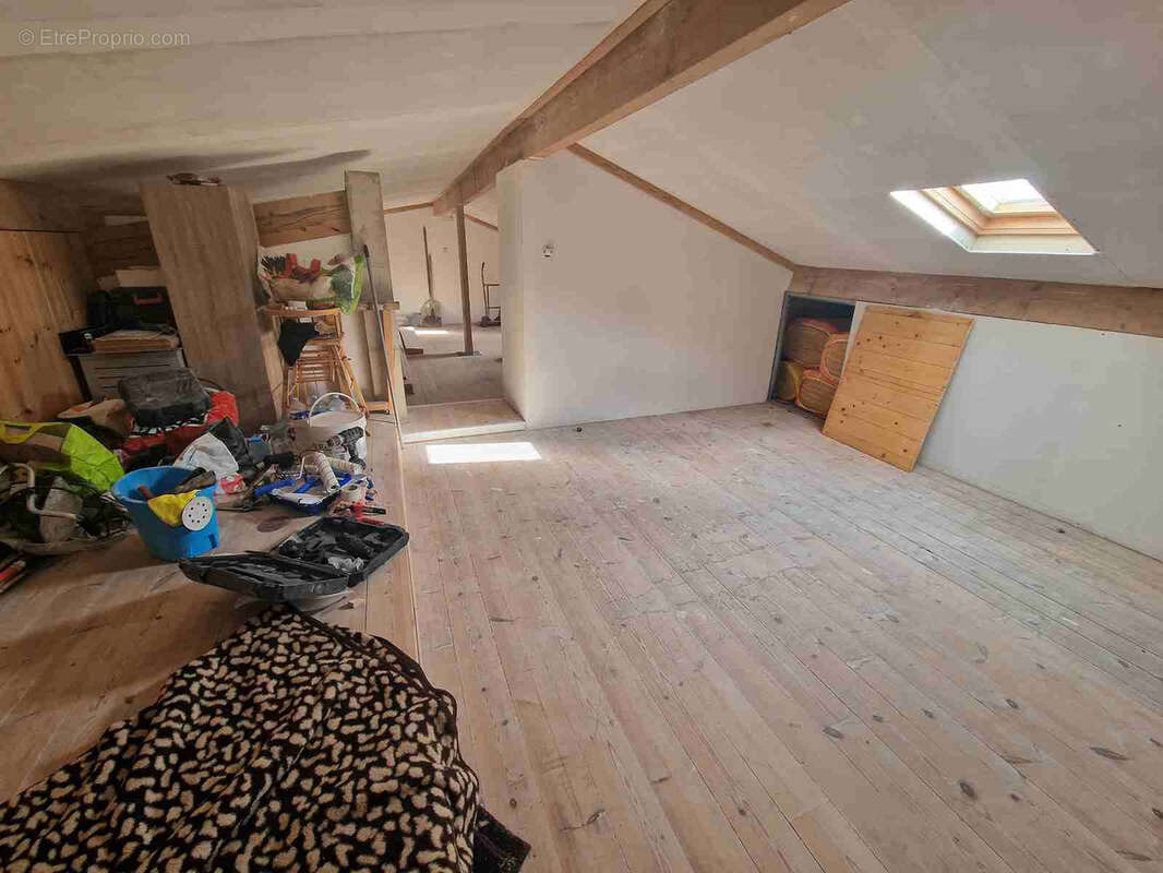 Maison à SAINT-MARTIN-LACAUSSADE