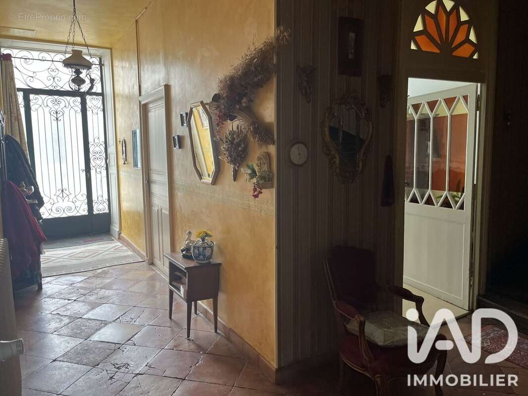Maison 223 m² à Le Gua  - photo 8
