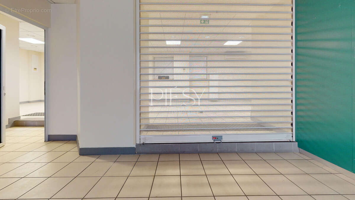 Commerce à VALLEIRY