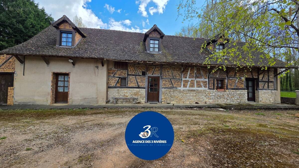 Maison à SAINT-ETIENNE-EN-BRESSE