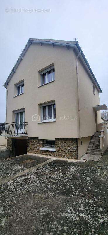 Maison à VIRY-CHATILLON