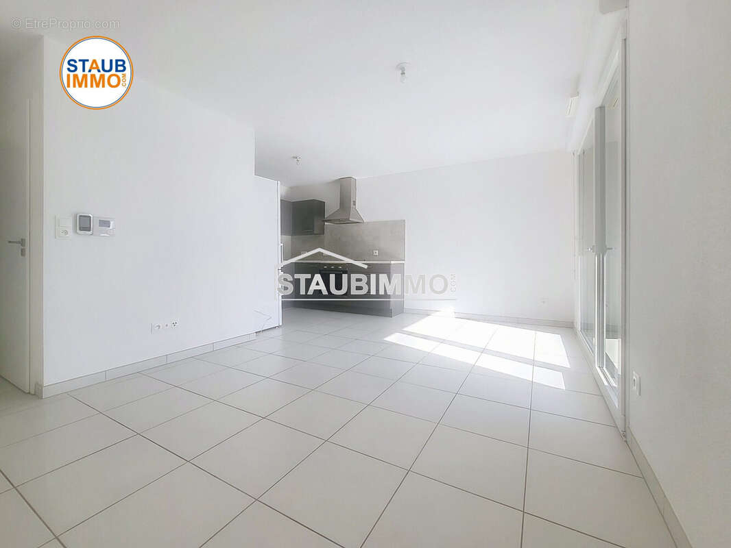 Appartement 43 m² à Saint-Louis  - photo 4