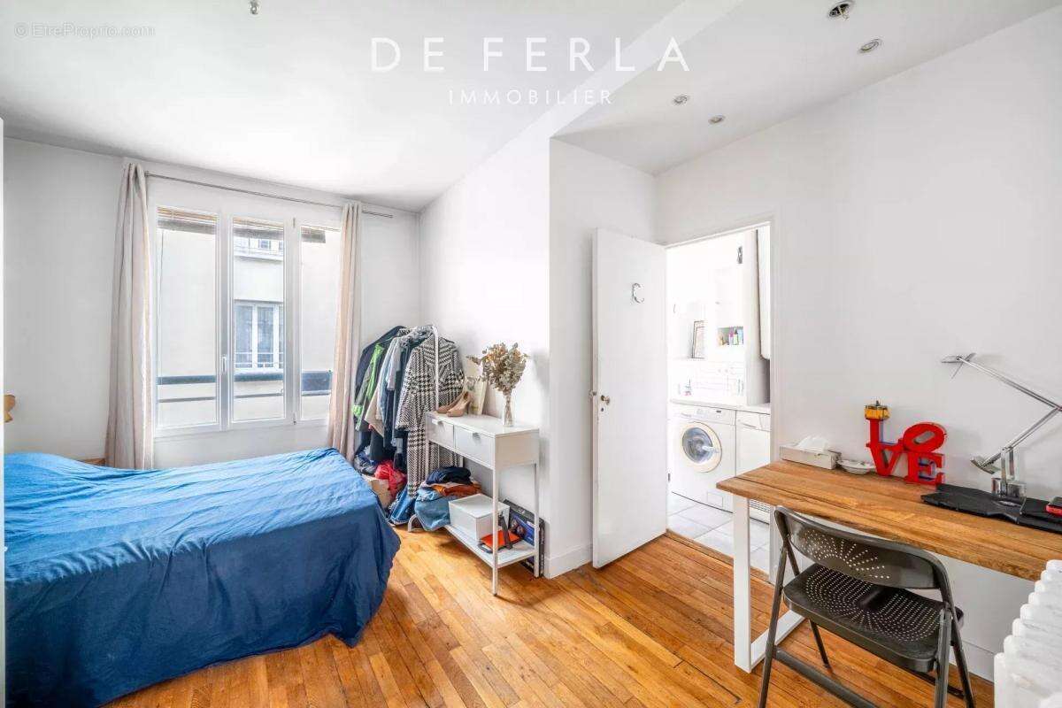 Appartement à PARIS-14E