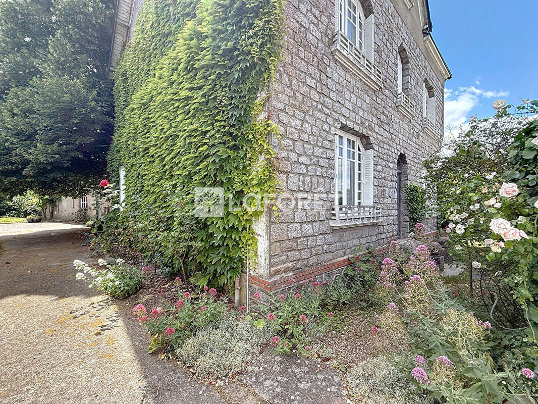Maison à BRISSAC-QUINCE