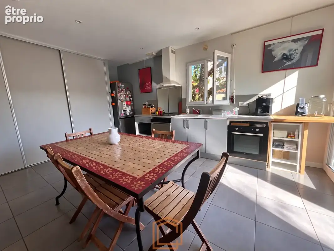 Maison 120 m2 centre Saint-Genis-Laval - photo 2