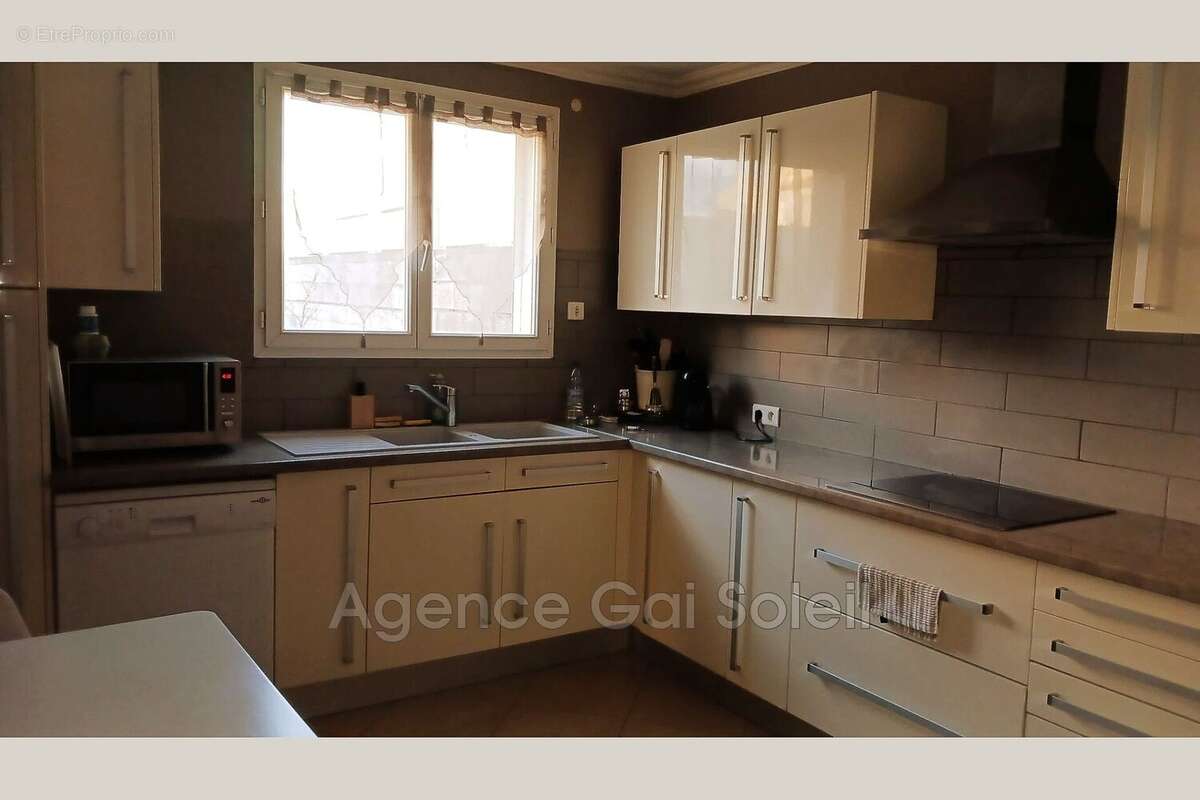 Maison à NISSAN-LEZ-ENSERUNE